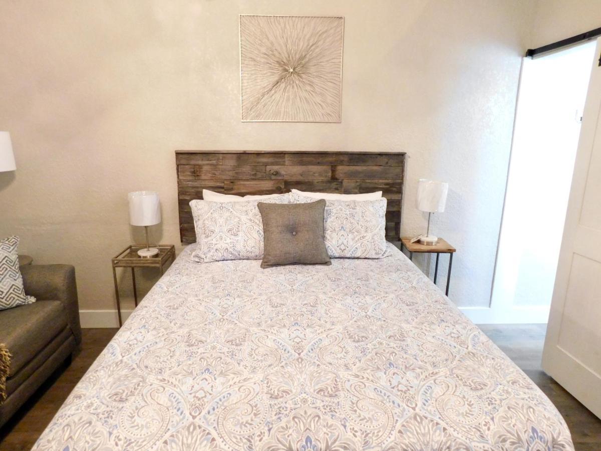 Budget Friendly Condo Within Walking Distance To The Beach! ガルフ・ショアーズ エクステリア 写真