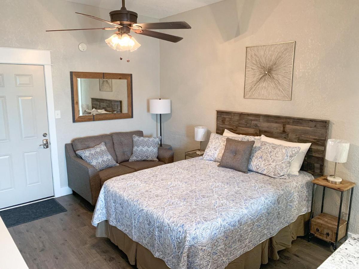 Budget Friendly Condo Within Walking Distance To The Beach! ガルフ・ショアーズ エクステリア 写真