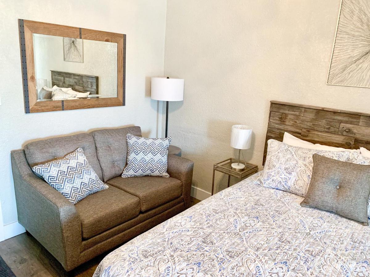 Budget Friendly Condo Within Walking Distance To The Beach! ガルフ・ショアーズ エクステリア 写真