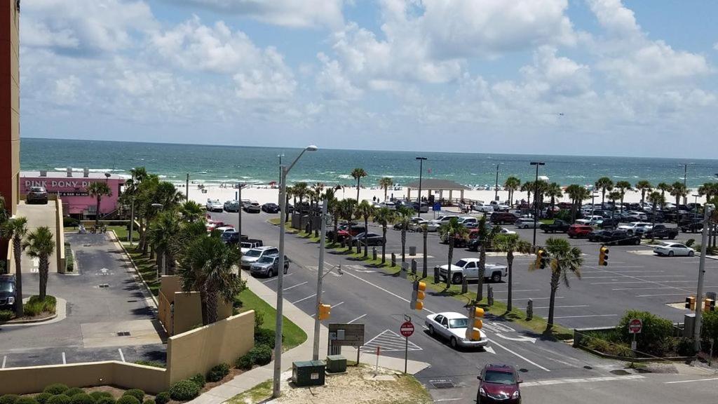 Budget Friendly Condo Within Walking Distance To The Beach! ガルフ・ショアーズ エクステリア 写真