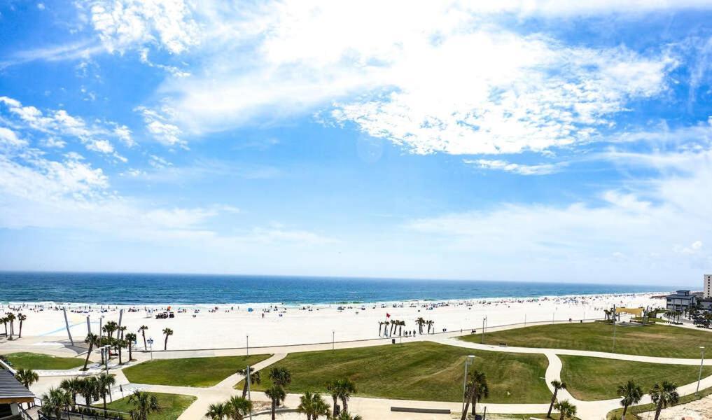 Budget Friendly Condo Within Walking Distance To The Beach! ガルフ・ショアーズ エクステリア 写真